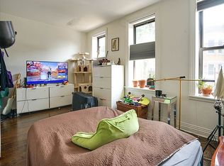 1651 Summerfield St #1F, Ridgewood, NY 11385