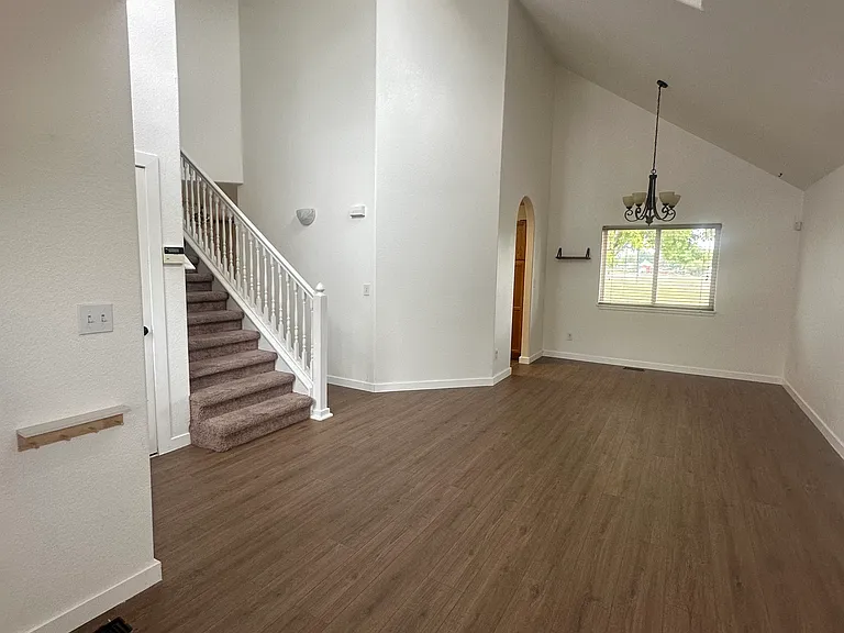 4302 Limestone Ln — Photo 3