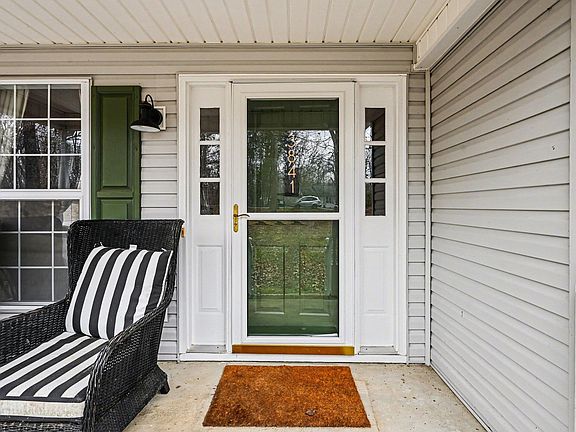 4th image of 3841 Redbud Rd