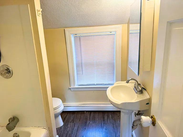 104-106 Calvary St #104R — Photo 10