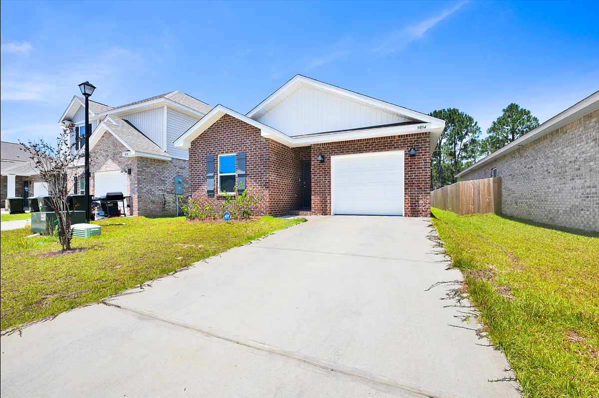 Building Photo - 9854 Starling Dr