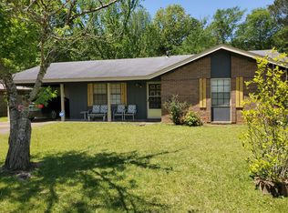 220 Tedford Dr, West Point, MS 39773