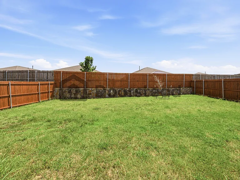 771 Bayonet St — Photo 25