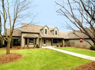 8202 W Hawthorne Rd, Mequon, WI 53097
