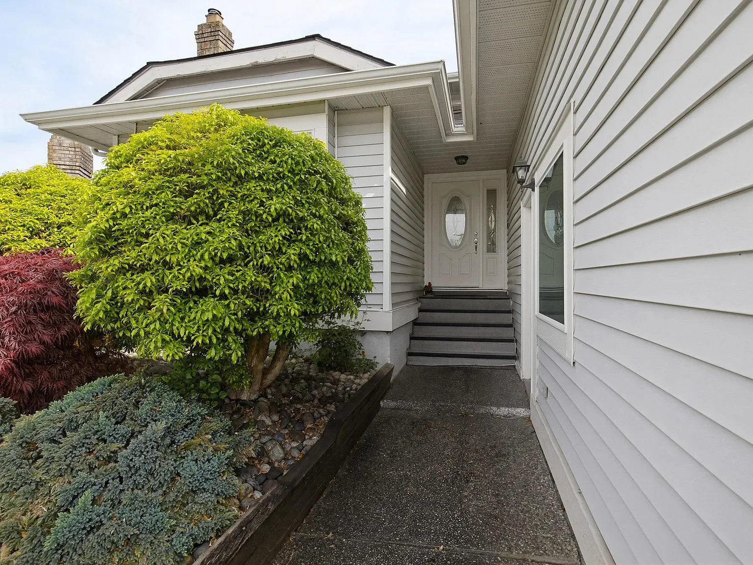 5 bed, 3.5 bath, 3472 sqft, $5,250 — Photo 2
