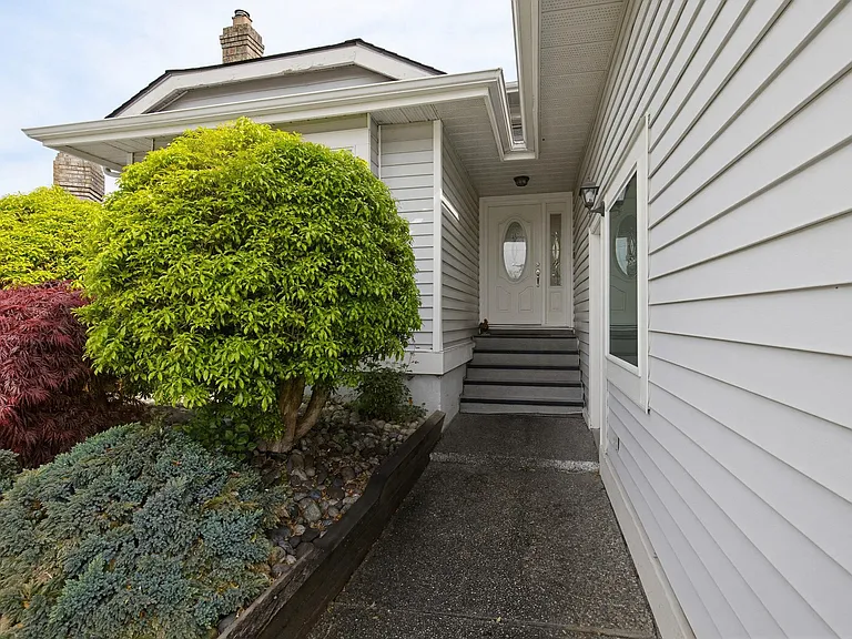 2165 Tower Ct — Photo 2