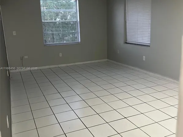 5625 W 20th Ave APT 306, Hialeah, FL 33012