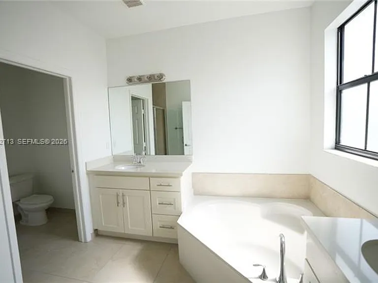 10440 NW 61st Ln #Townhouse 10440 — Photo 10