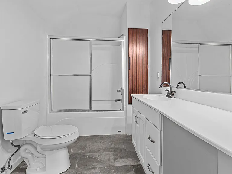 1020 W Matthews Ave — Photo 16