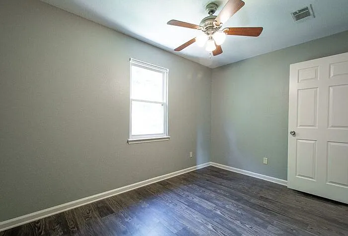 8120 W Markham St #5 — Photo 10