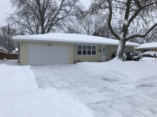1366 Rockdale St, Green Bay, WI 54304