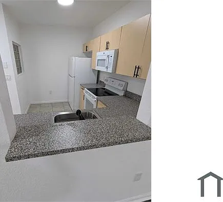 1095 Golden Lakes Blvd #924