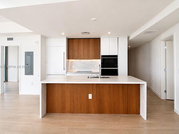 5th image of 1400 Biscayne Blvd #3401