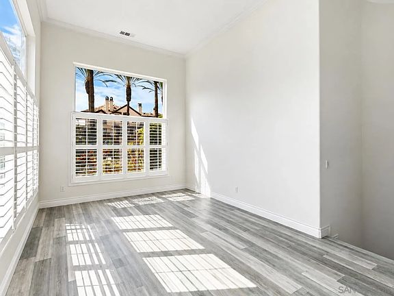 5th image of 12684 Carmel Country Rd Unit 4