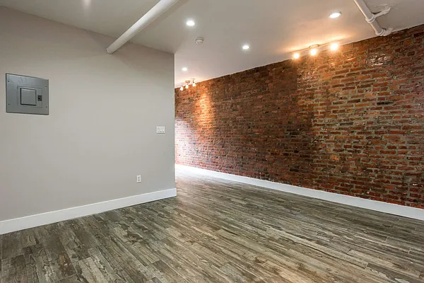Rented by Nooklyn NYC LLC | media 12