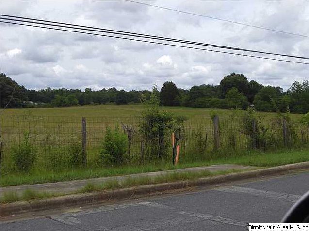 1st image of 815 4th St SE