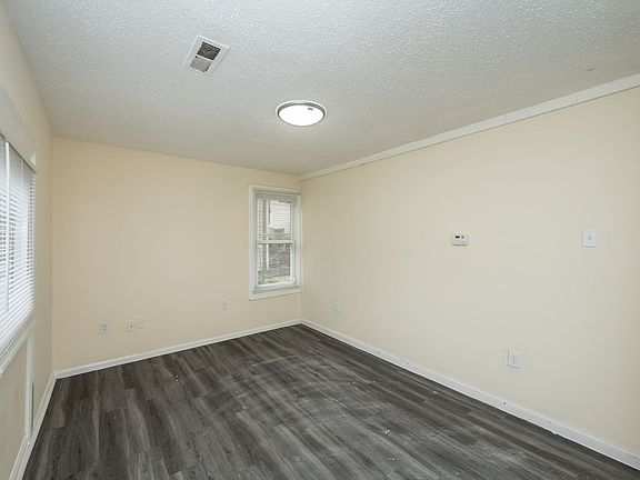 3rd image of 250 Reasor Dr