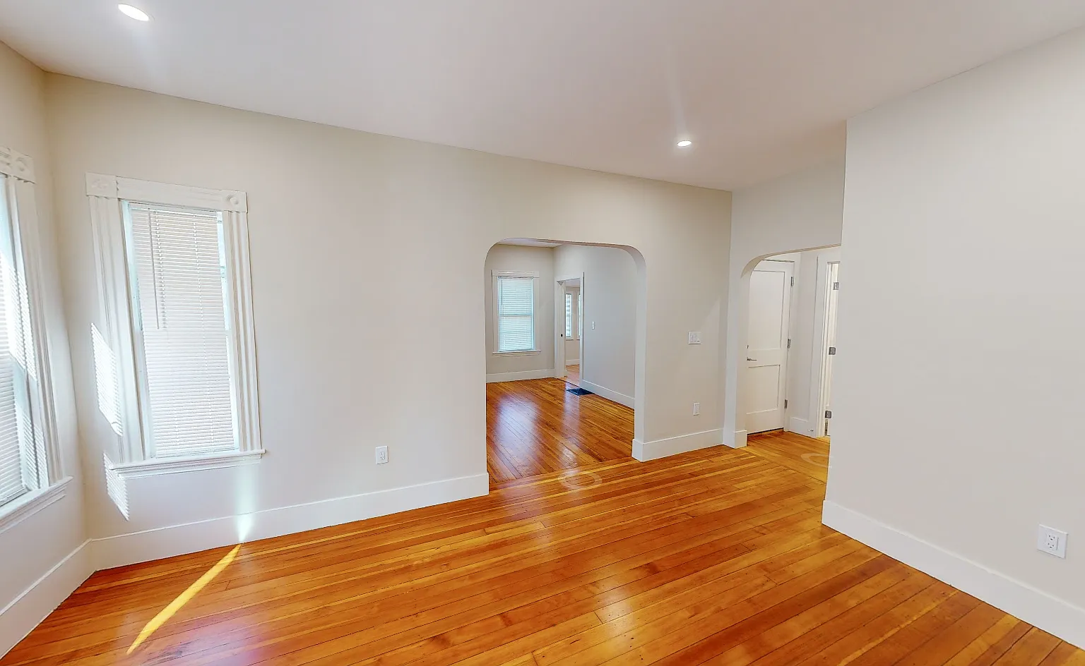 3 bed, 1500 sqft, $4,500 — Photo 2