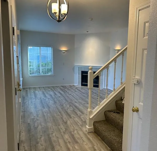 10909 Avondale Rd NE #B105 — Photo 1