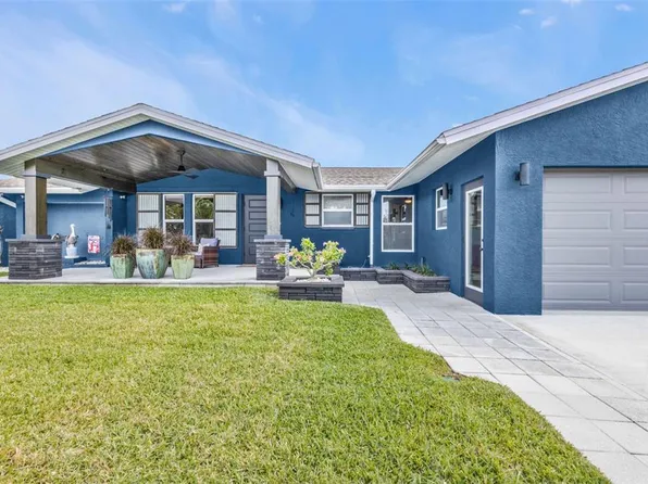 155 Francis Dr NE, Port Charlotte, FL 33952