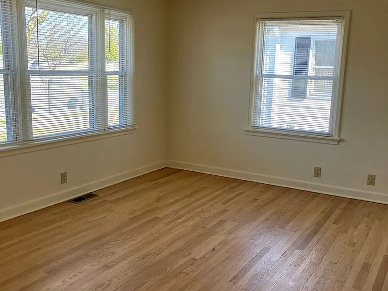 7333 W Lisbon Ave — Photo 7