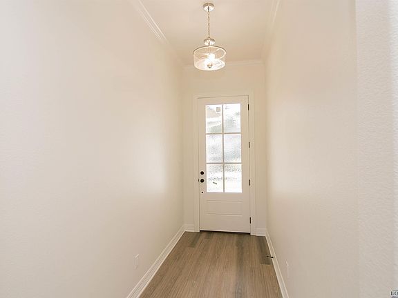 3rd image of 111 Pintail Ln