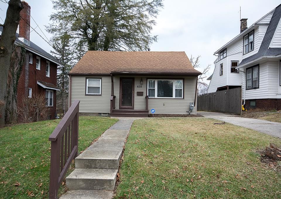 1st image of 638 W 4th St