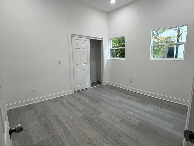 2311 W Beach St #2311 — Photo 3