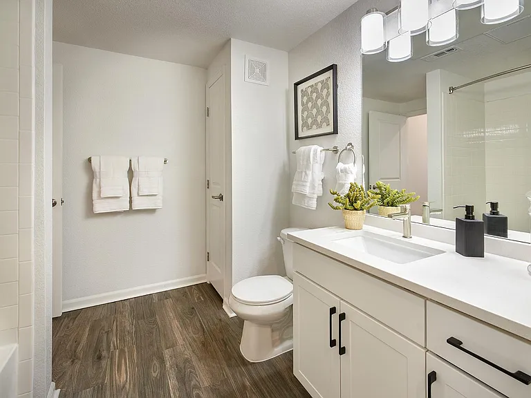 Arista Flats — Photo 32