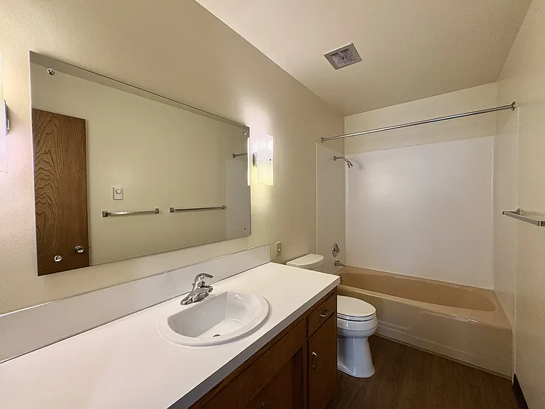 540 Williams Ave N #8 — Photo 9