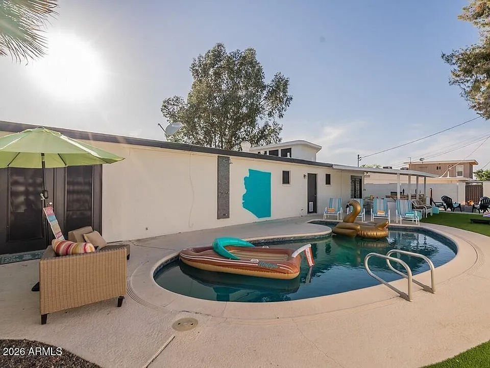 3302 E Turquoise Ave