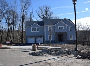 2 Evergreen Pl, Cedar Grove, NJ 07009