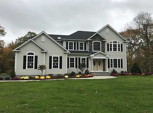 80 Taggart Ct, East Greenwich, RI 02818