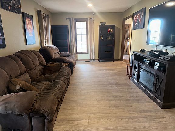 2nd image of 2619 Coachman Ln