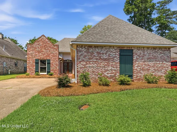 707 Versailles Dr, Ridgeland, MS 39157
