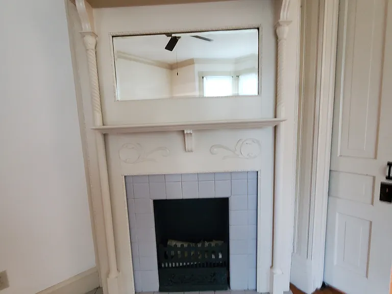114 W Lexington Ave — Photo 13