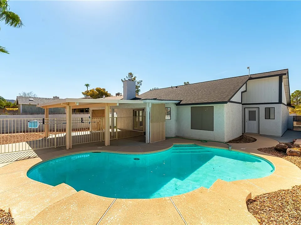 826 Anchor Dr