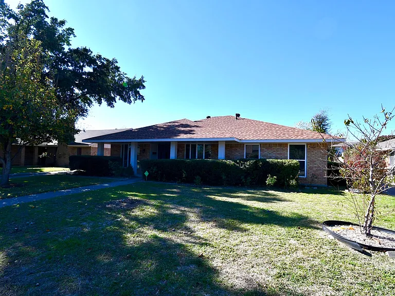 2705 Twin Post Ct — Photo 29