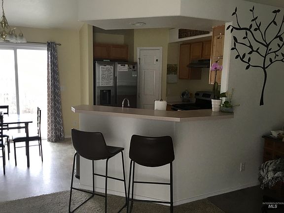 4th image of 1003 Flint Dr