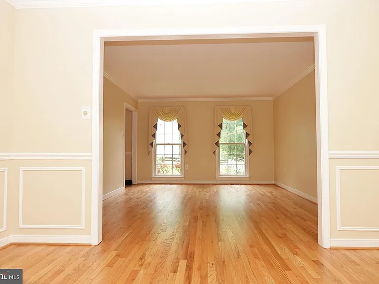 10295 Dunn Meadow Rd — Photo 9