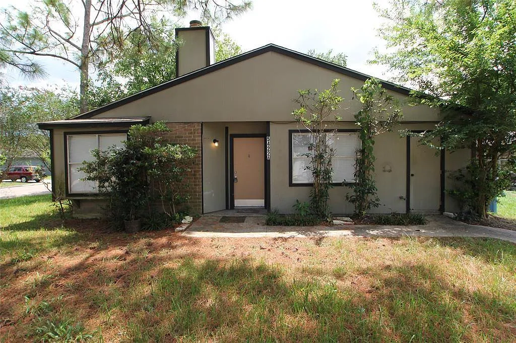 2 bed, 1.0 bath, 1770 sqft, $1,000 — Photo 1
