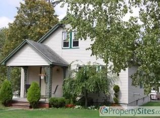 8 Arts St, Troy, NY 12180