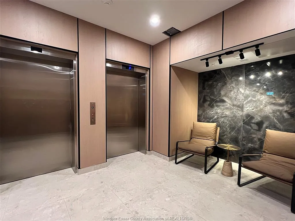 1 bed, 1.5 bath, 722 sqft, $1,900 — Photo 4