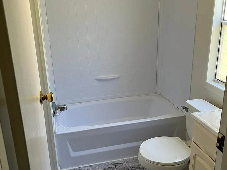 503 Uhland Rd — Photo 12