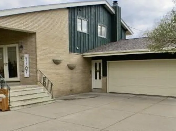 809 W Burns Valley Rd, Winona, MN 55987