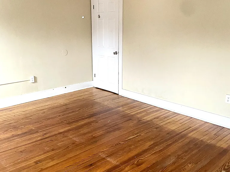 19 Center Streetsingle Family — Photo 11