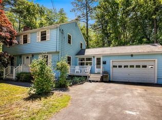15 Reed Ln, Bedford, MA 01730