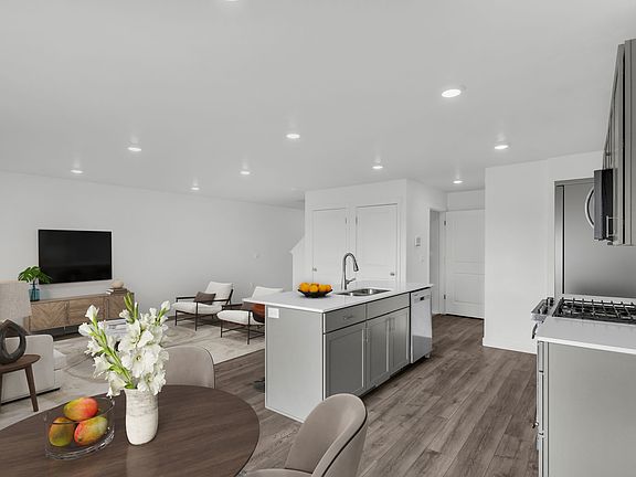 3rd image of 1846 E Fall St