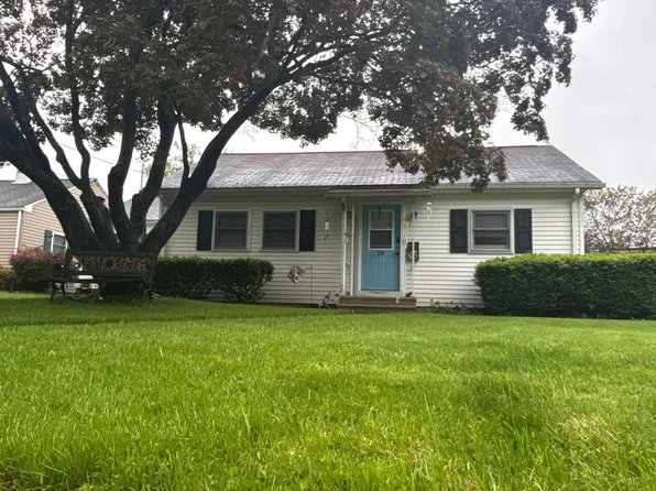 24 Lincoln Dr, Wernersville, PA 19565