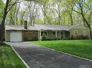 22 Jomar Rd, Shoreham, NY 11786